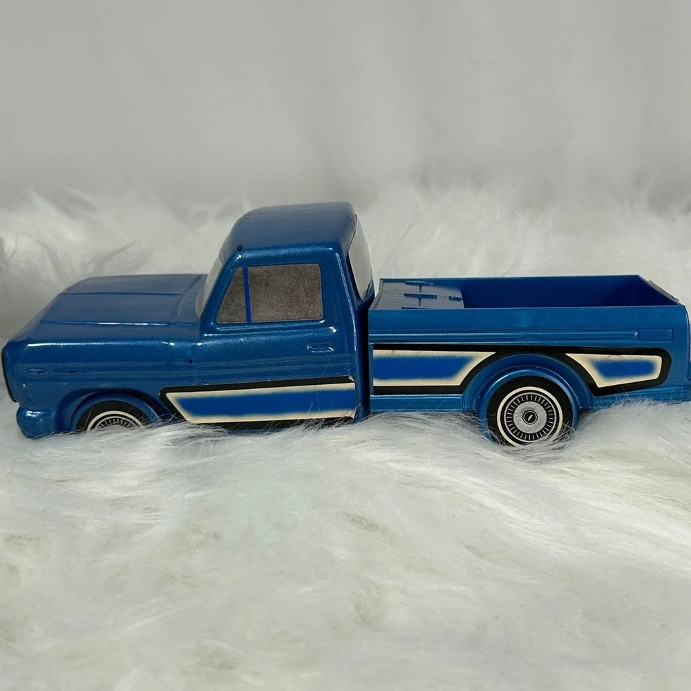 Avon 1973 Ford Ranger Pickup‎ Truck Wild Country After Shave Decanter